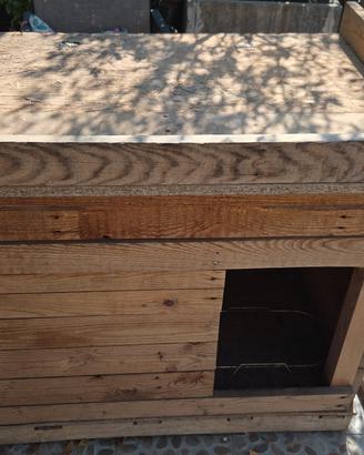 Cuccia in legno per cane taglia media