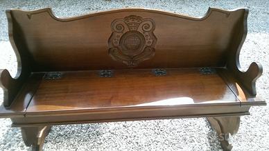 "Panca vintage in legno: eleganza e praticità!"