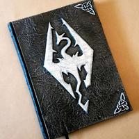 Skyrim: grande libro di Skyrim -  fatto a mano