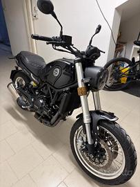 Benelli Leoncino 500 patente A2