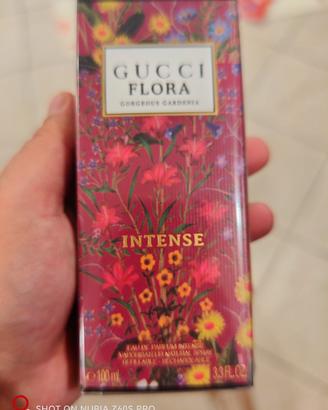 Gucci Flora Gorgeous Gardenia intense 