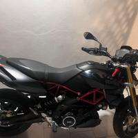 Aprilia dorsoduro 900