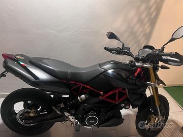 Aprilia dorsoduro 900