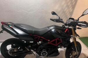 Aprilia dorsoduro 900