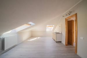 Attico / Mansarda di 76 m² con 3 locali a Cantalup