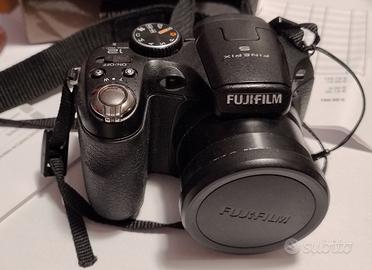 Fotocamera FUJI S2500HD con scatola originale 50€