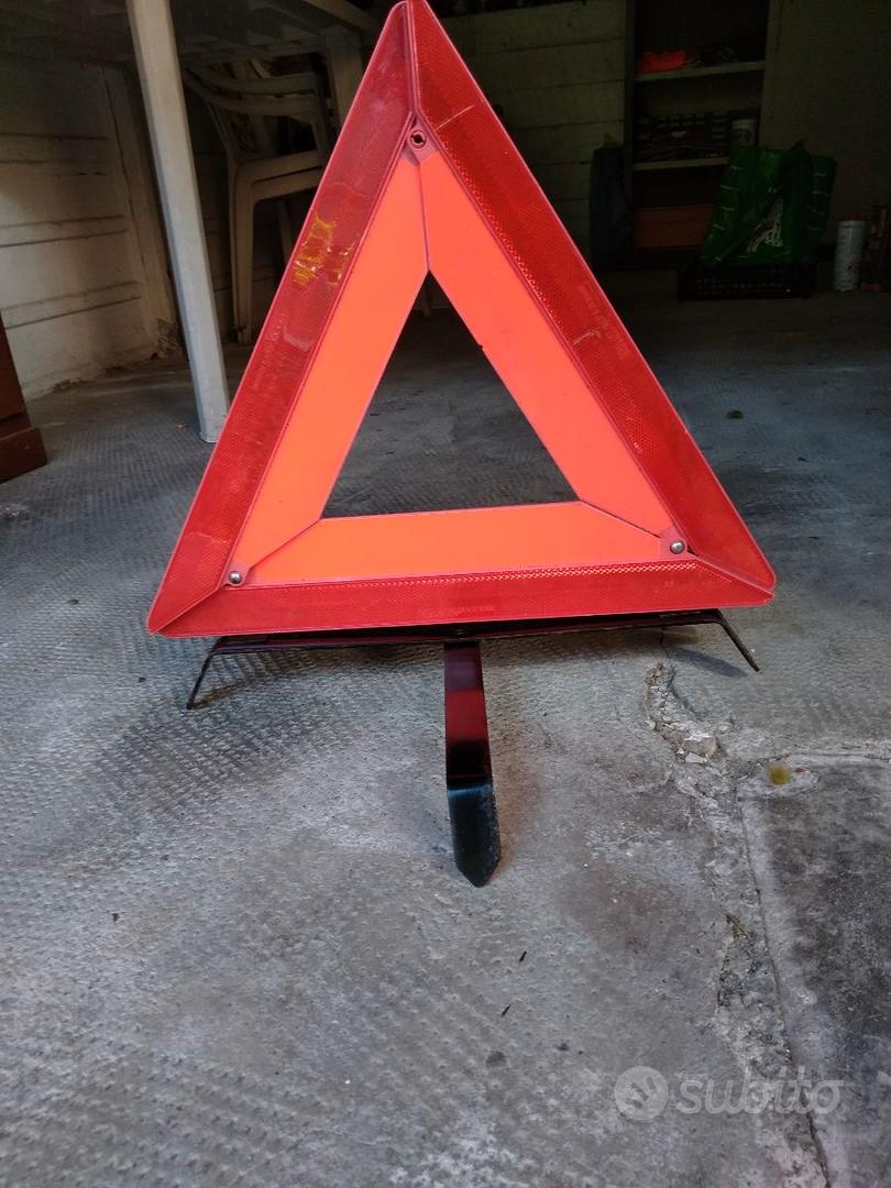 TRIANGOLO DI EMERGENZA SEGNALAZIONE STRADALE AUTO