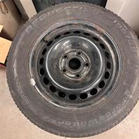 Pneumatici invernali 195 / 65 R 15 con cerchi