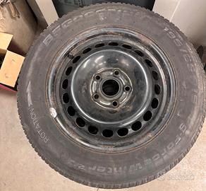 Pneumatici invernali 195 / 65 R 15 con cerchi