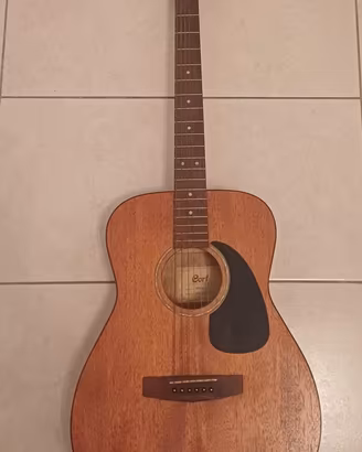 Chitarra acustica Corf
