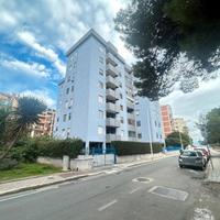 Appartamento con cantina e posto auto