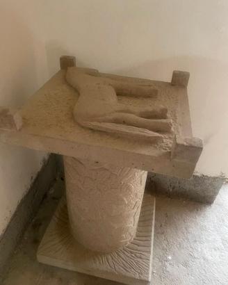 Tavolino Scultura in Pietra - Cavallo a Rilievo 