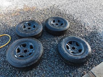 cerchi originali in ferro e gomme  jeep xj