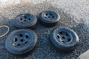 cerchi originali in ferro e gomme  jeep xj
