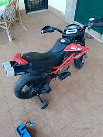 moto pegperego ducati