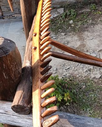 rastrello legno antico 