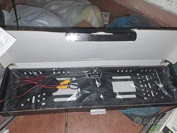 Portatarga posteriore universale con telecamera