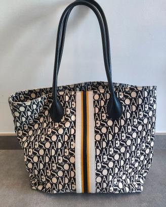 Borsa a spalla grande Escada