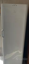Congelatore Verticale Indesit 7 cassetti