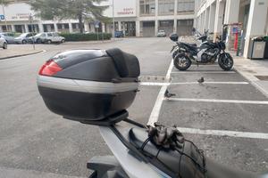 Bauletto moto Givi V46 Monokey 46L Suzuki nero 