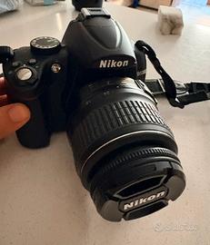 Fotocamera reflex Nikon D5000 + obiettivo