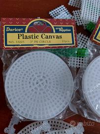 2 cf. plastic Darice Plastic Canvas x lavoretti