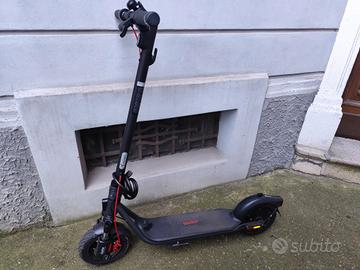 monopattino ninebot 