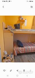 Cameretta con letto a castello