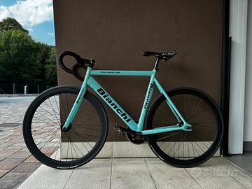 Bicicletta uomo corsa scatto fisso