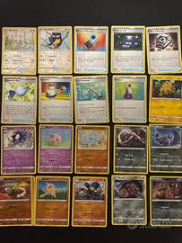 Lotto 115 carte Pokemon Holo e Reverse varie espan