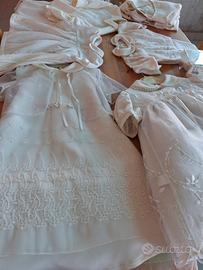 Stock vestiti abiti da battesimo nuovi da chiusura