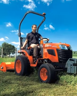 Trattorino compatto Kubota B1181DW