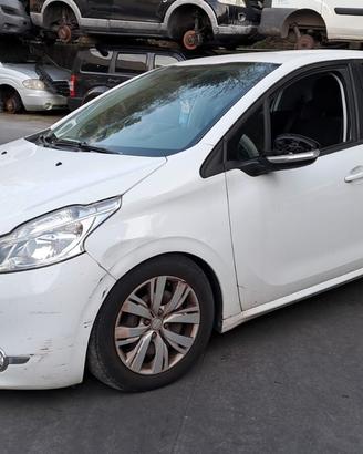 PEUGEOT 208 2012 SOLO PER RICAMBI
