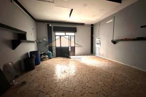 Locale Commerciale in Via Colonne