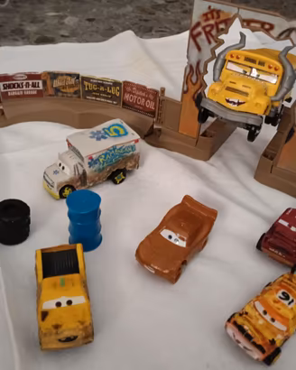 Disney Pixar Cars 3 Thunder Hollow Mattel + 4 Cars