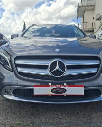 mercedes -benz  gla 200 4 matic autoatica vers.edu