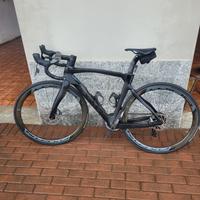 Bucicletta Pinarello F12