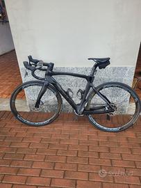 Bucicletta Pinarello F12