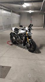 Ducati Monster 1200S