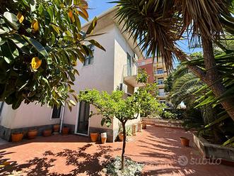 Prestigiosa Villa 270 mq (V.le Marco Polo)