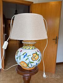 Lampada per tavolo da fumo o soprammobile