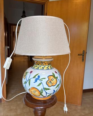 Lampada per tavolo da fumo o soprammobile