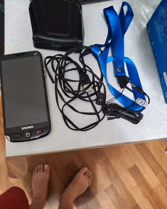 Brondi Amico Smartphone 4G per Anziani 