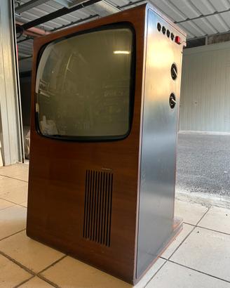 Televisore vintage Radiomarelli RV 616