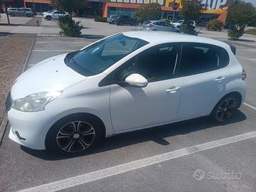 Peugeot 208 1.4 HDi 68 CV