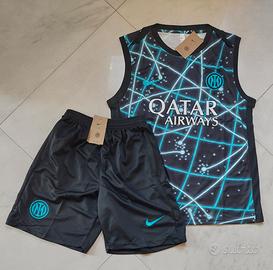 Inter smanicato con pantaloncini nike star M