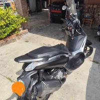 Beverly 350 sport nero opaco