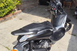 Beverly 350 sport nero opaco