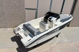 Imbarcazione Teorema 20 sundeck pronta consegna