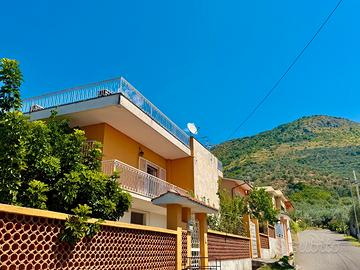 Villa indipendente con giardino